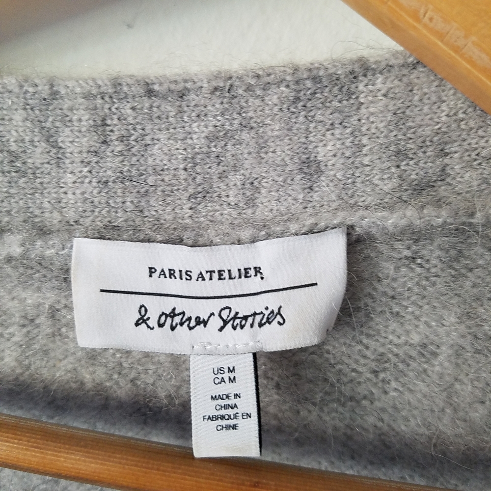 & Other Stories Light Gray V-Neck Fuzzy Cropped Cardigan - Picture 10 of 13